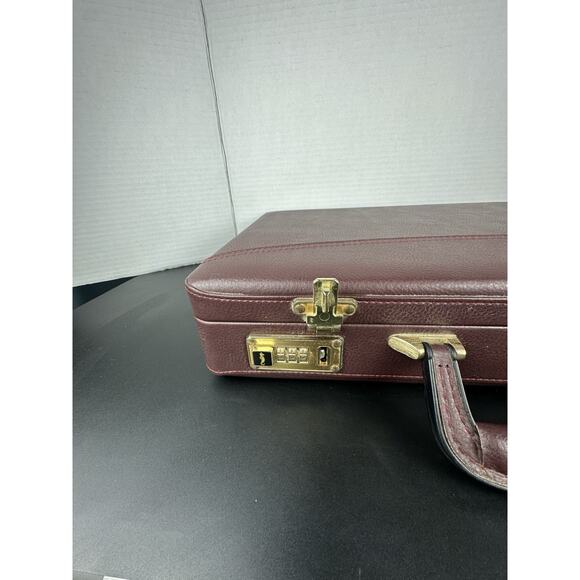 1970s Atlantis Leather Attaché Case Burgundy Suede Interior Executive Briefcase - Picture 9 of 15